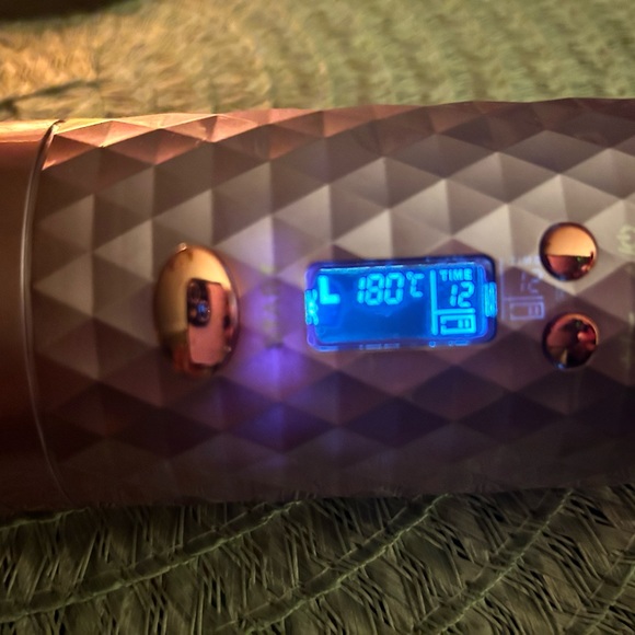 Cordless Travel Curler - Picture 3 of 5